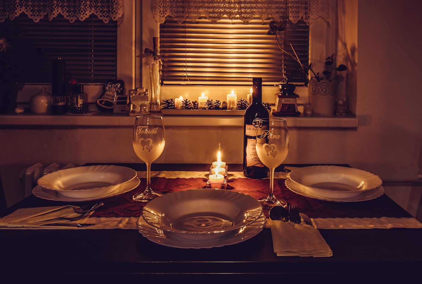 Best Murder Mystery Dinner Kits You Can Buy Online