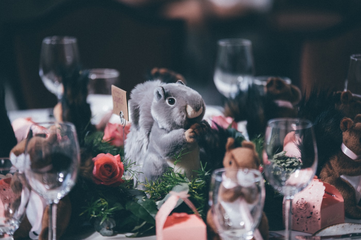How To Host A Murder Mystery Dinner For 20 Or More Guests