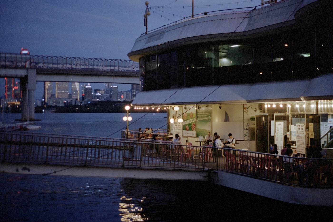 What To Expect On Your First Themed Dinner Cruise: A Complete Guide