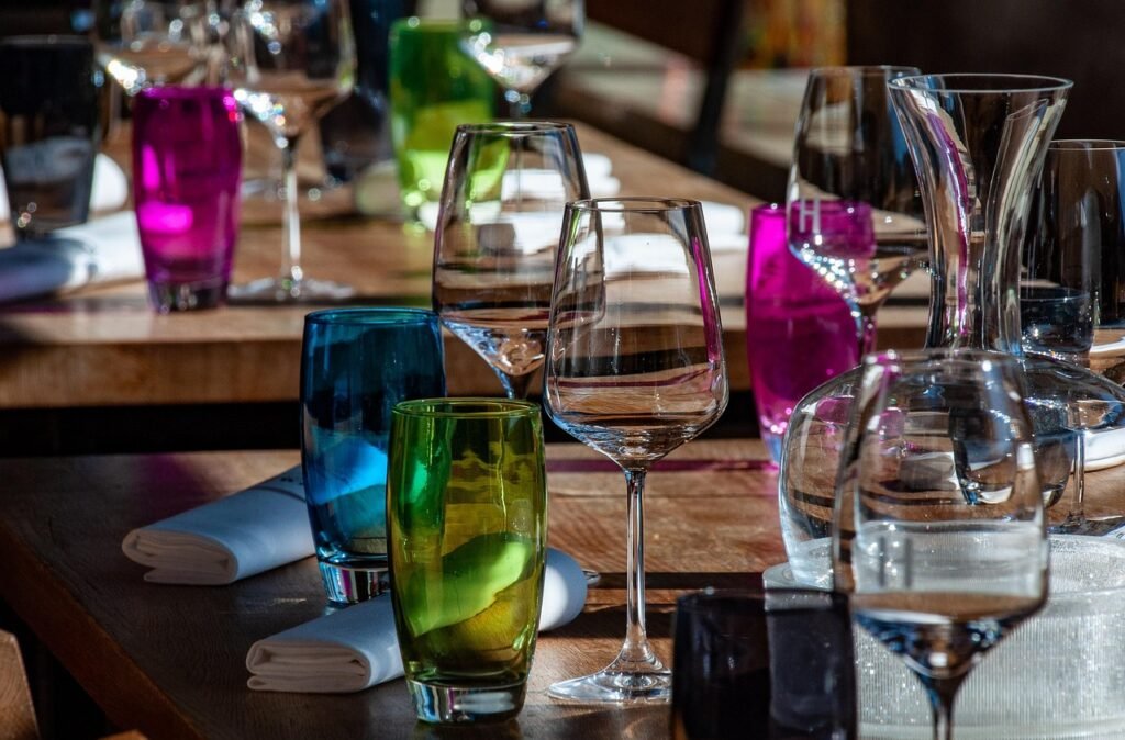 River Dinner Cruises Vs Harbor Dinner Cruises: How They Compare