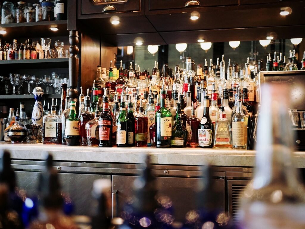 Speakeasy Bars And Secret Dining: Prohibition-Era Experiences Still Thriving
